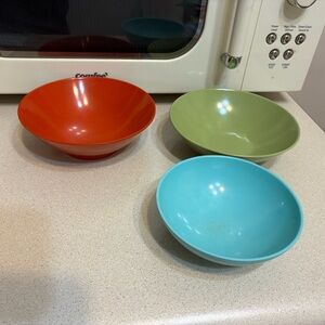 Colorful Vintage Melamine Serving Bowls - Set of 3 (Red, Olive Green, Turquoise)